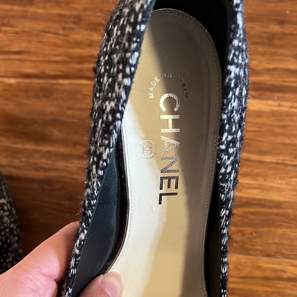Authentic Chanel Camilla Tweed Pump Heels - Picture 10 of 11